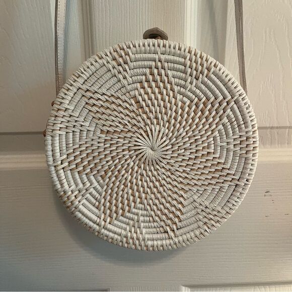Urban Outfitters Yin Yang Round Rattan Bag NWT! - Picture 4 of 6